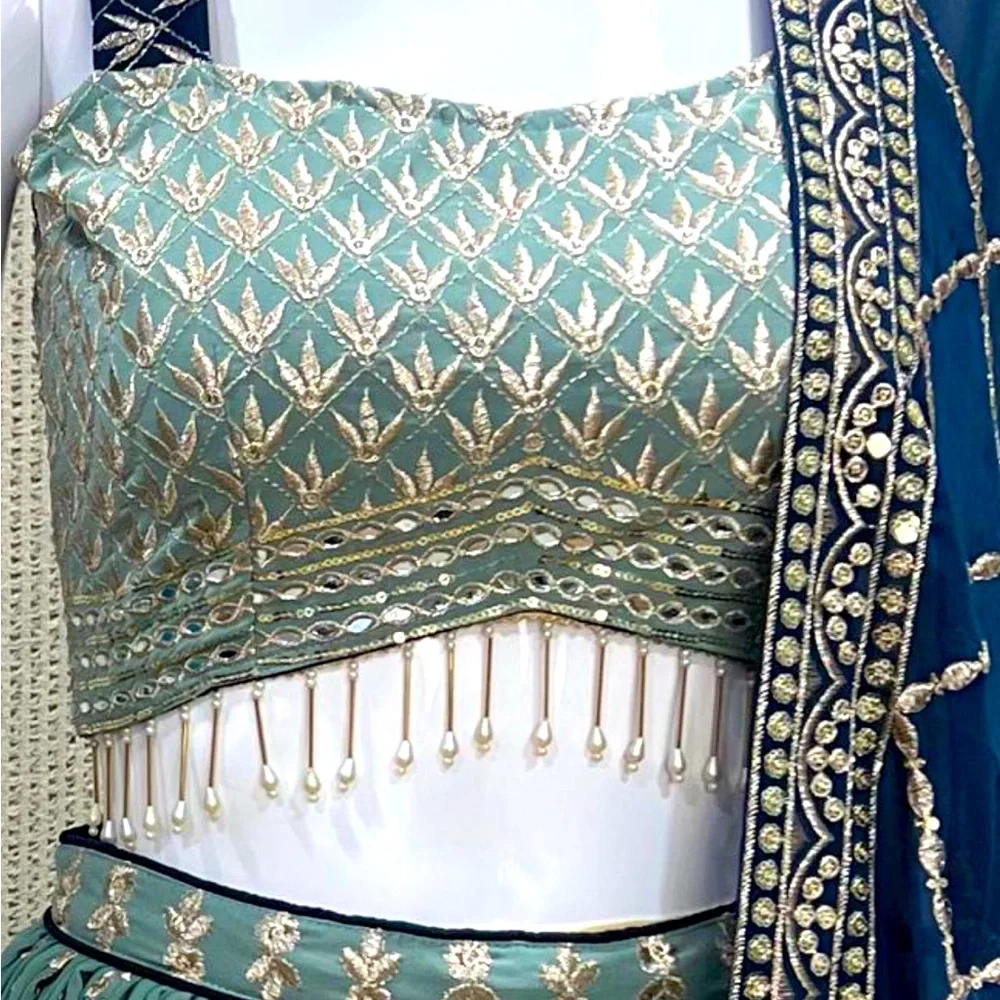 Matching Georgette Lehenga Choli Set with Kurta: Indian Wedding Outfit - Picture 2 of 2